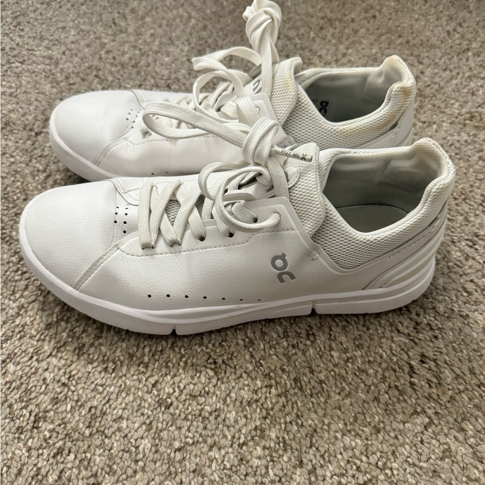 On Running The Roger White Womens Athletic Shoes